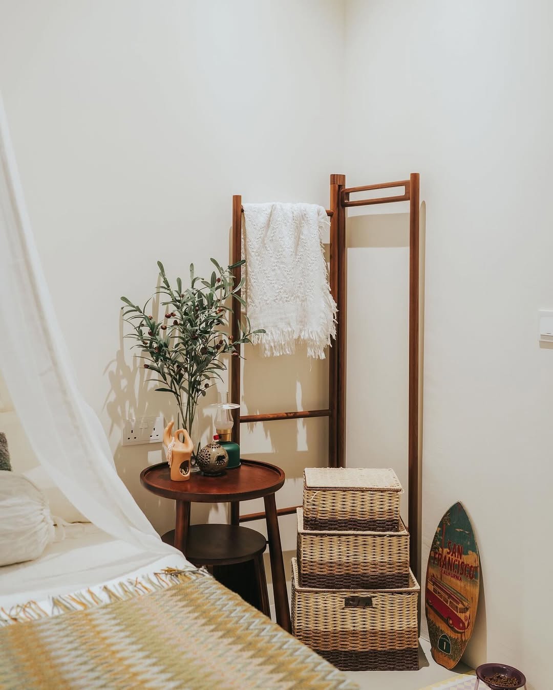 focal point in a minimalist room design