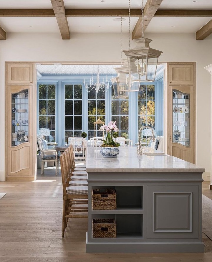 kitchen island styling